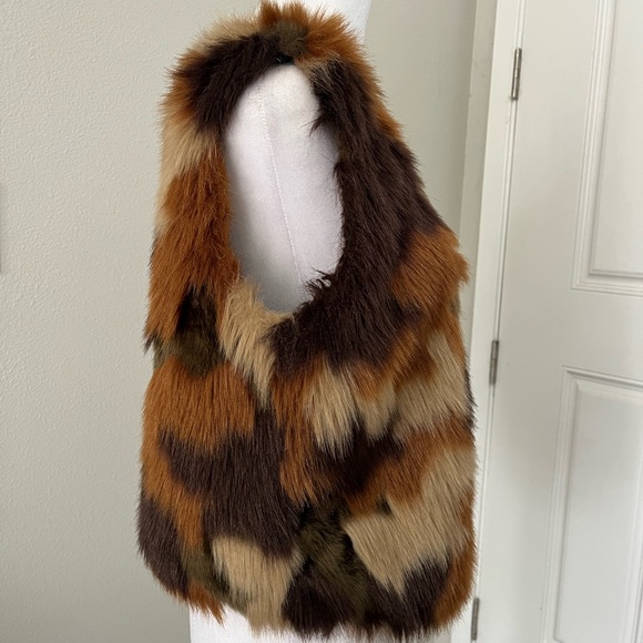 Michael Kors Designer Camo Faux Rabbit Fur Patchwork Vtg Style Vest M - Picture 4 of 5